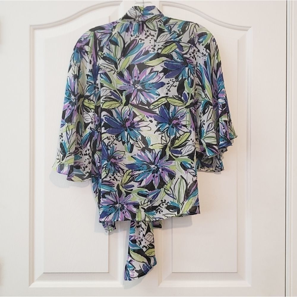 Nue Options Shrug  - Picture 4 of 5